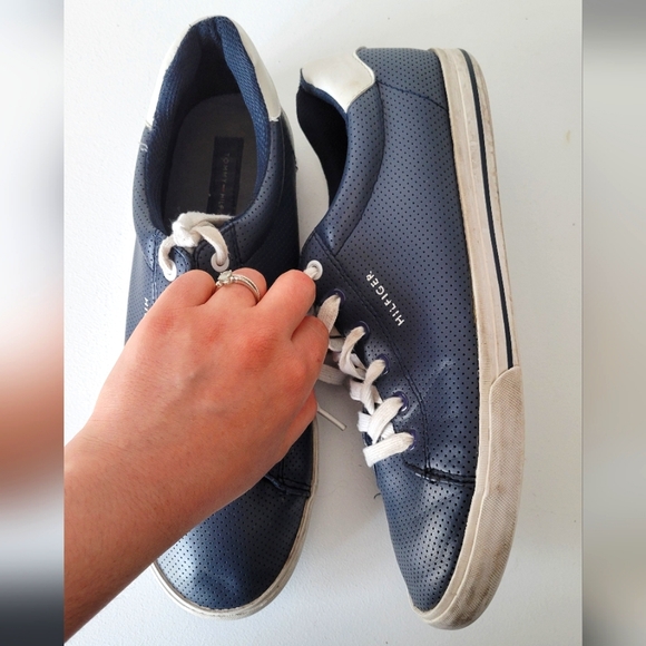 Tommy Hilfiger Navy blue sneakers/ tennis shoes/loafer - mens 10.5 - Picture 4 of 9